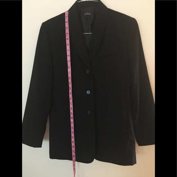 VTG Georgio Sant’ Angelo Pinstripe Pant Suit. 8 - Picture 2 of 10